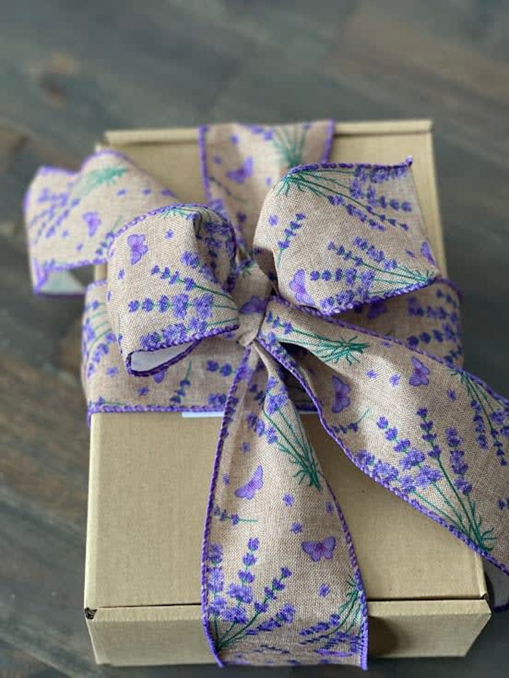 gift-wrapping